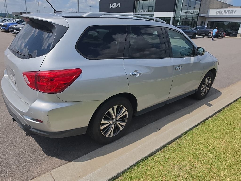 2018 Nissan Pathfinder SV