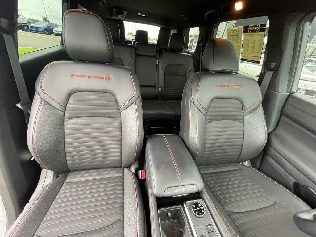2026 Nissan Pathfinder Rock Creek 4X4 / HEATED SEATS / ONE OWNER