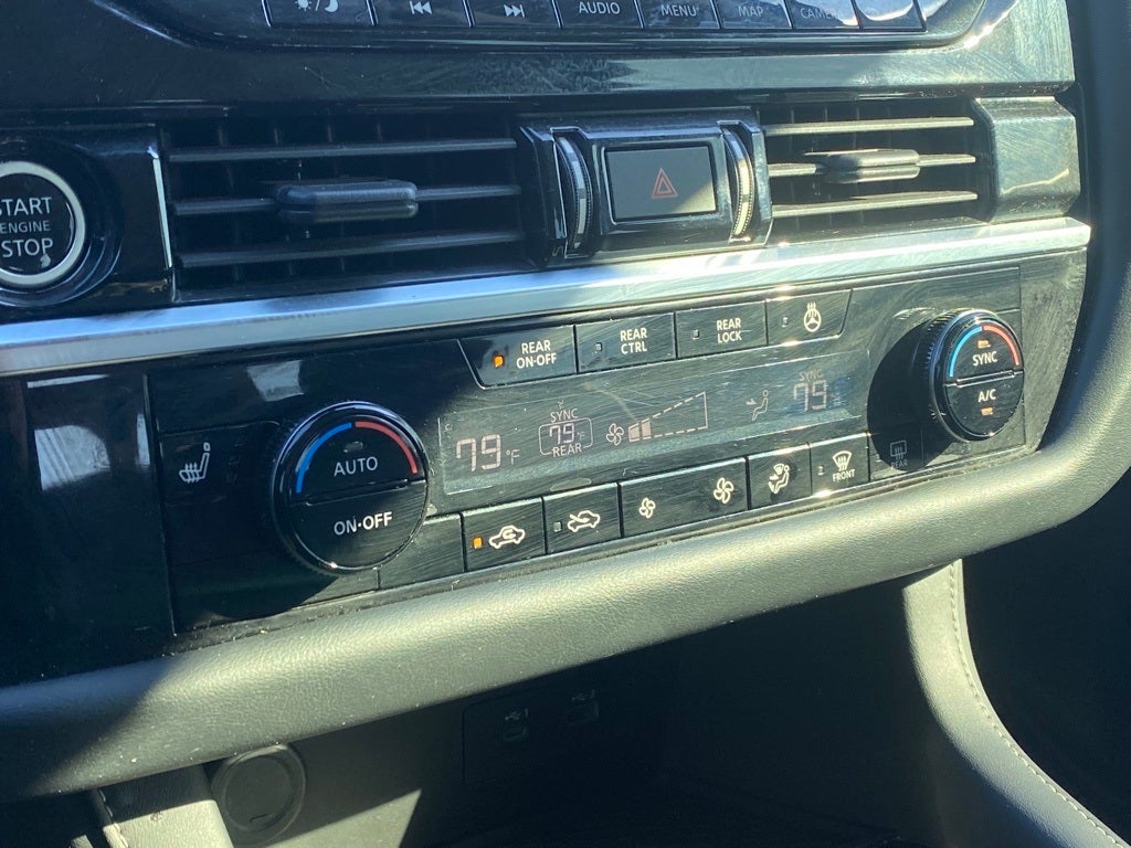 2022 Nissan Pathfinder SL 3RD ROW / HEATED SEATS / NAV