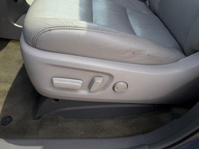 2017 Toyota Sienna XLE 8 Passenger / SUNROOF / NAV / HEATED SEATS