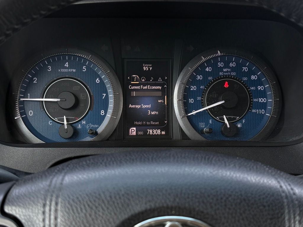 2017 Toyota Sienna XLE 8 Passenger / SUNROOF / NAV / HEATED SEATS
