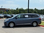2017 Toyota Sienna XLE 8 Passenger / SUNROOF / NAV / HEATED SEATS