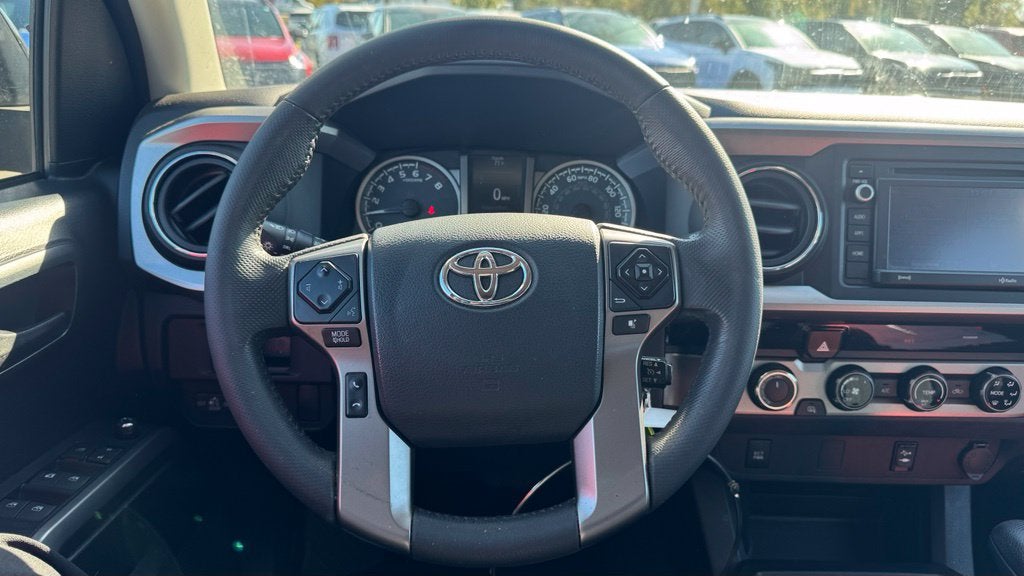 2017 Toyota Tacoma SR5 / 4X4 / ONE OWNER V6
