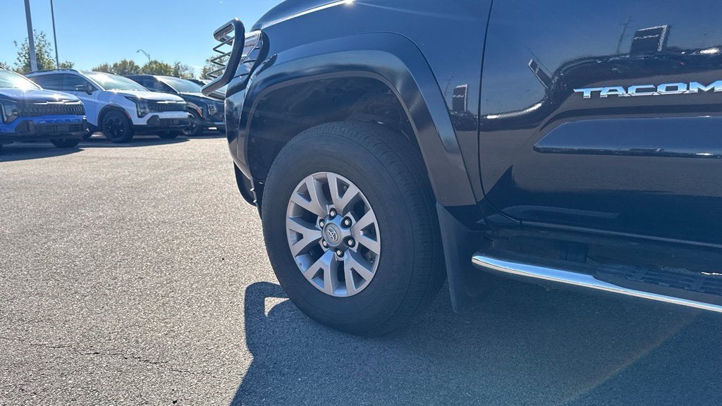 2017 Toyota Tacoma SR5 / 4X4 / ONE OWNER V6