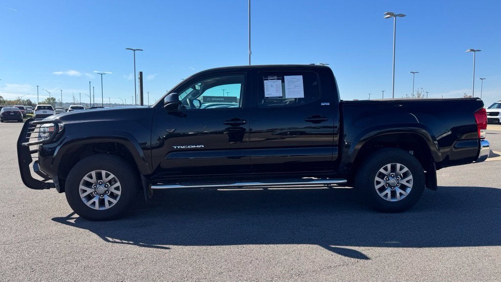 2017 Toyota Tacoma SR5 / 4X4 / ONE OWNER V6