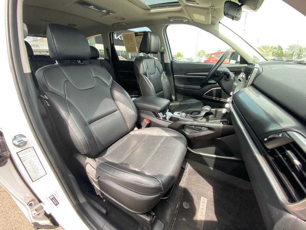 2025 Kia Telluride S AWD / ONE OWNER / NAV