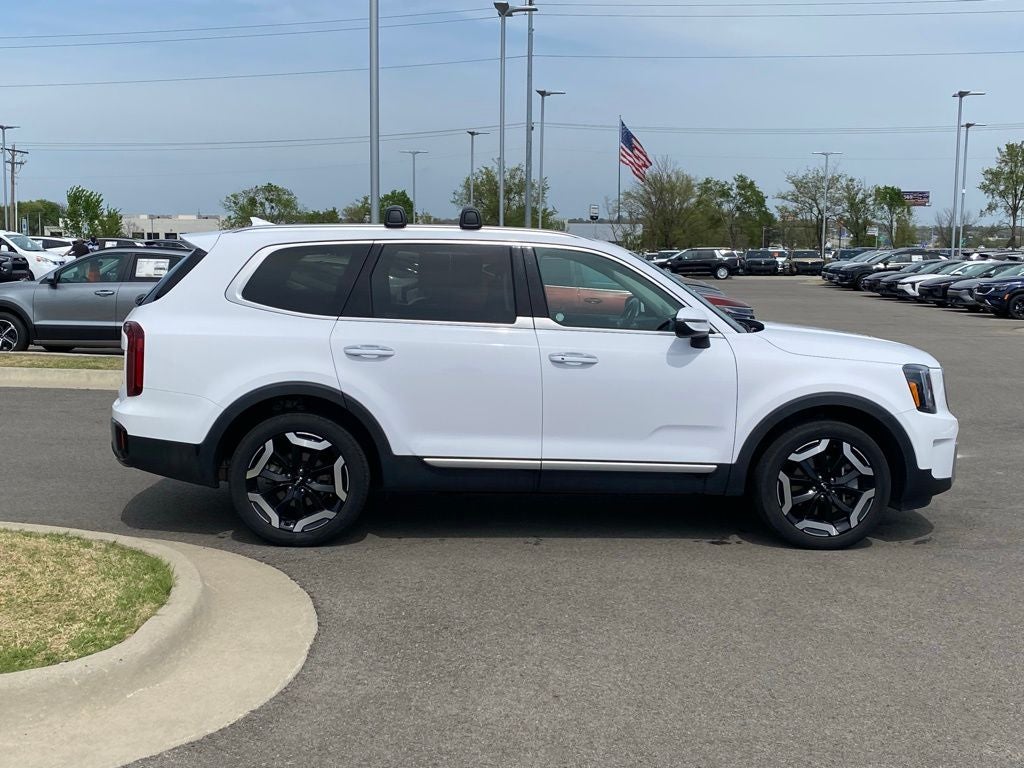 2025 Kia Telluride S AWD / ONE OWNER / NAV