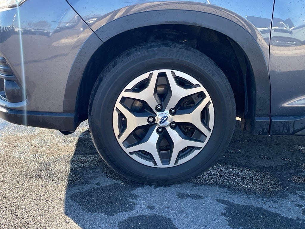 2024 Subaru Forester Premium MOONROOF / HEATED SEATS / AWD