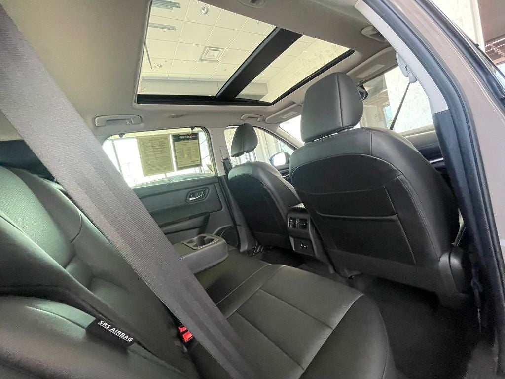 2024 Nissan Rogue SV PREMIUM PACKAGE / MOONROOF / LEATHER