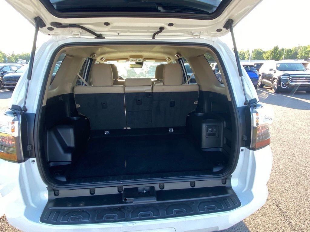 2022 Toyota 4Runner SR5 4X4 / CLEAN CARFAX