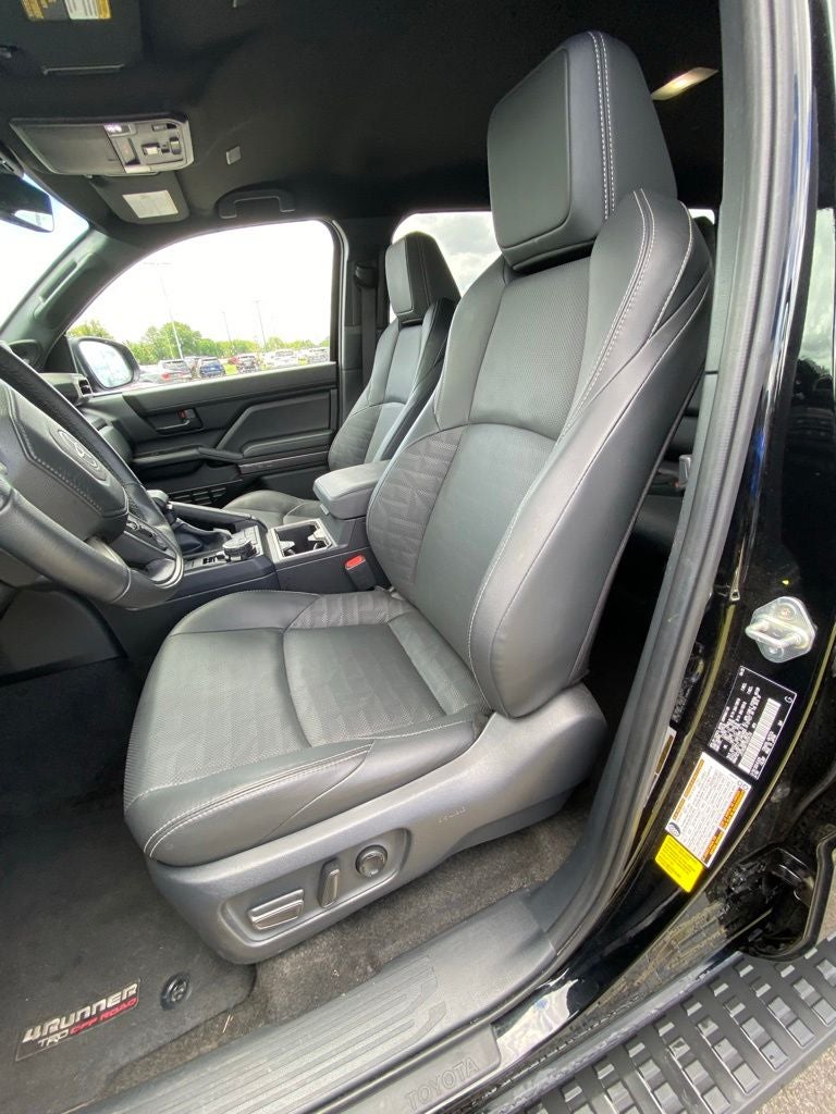2025 Toyota 4Runner TRD Off-Road Premium ONE OWNER / 4X4 / HEATED SEATS / TOW TECH PACK