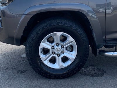 2017 Toyota 4Runner SR5 NAV / POWER DRIVERS SEAT