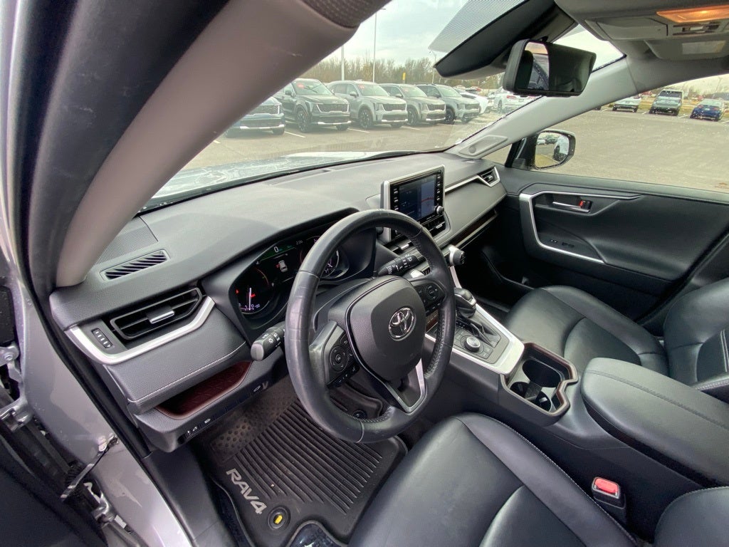 2019 Toyota RAV4 Limited AWD / LEATHER / SUNROOF