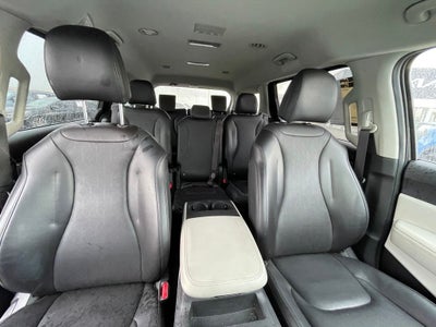 2024 Kia Carnival LX ONE OWNER / CLEAN CARFAX