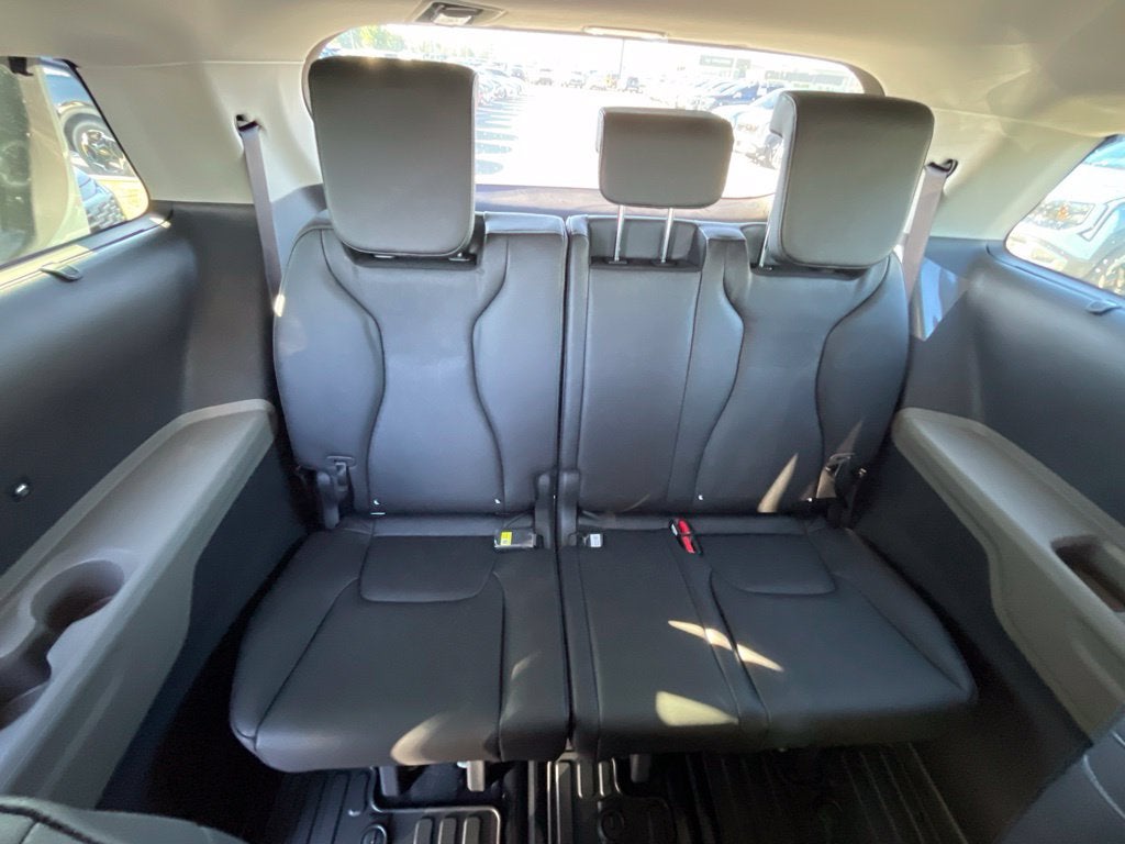 2027 Kia Carnival EX