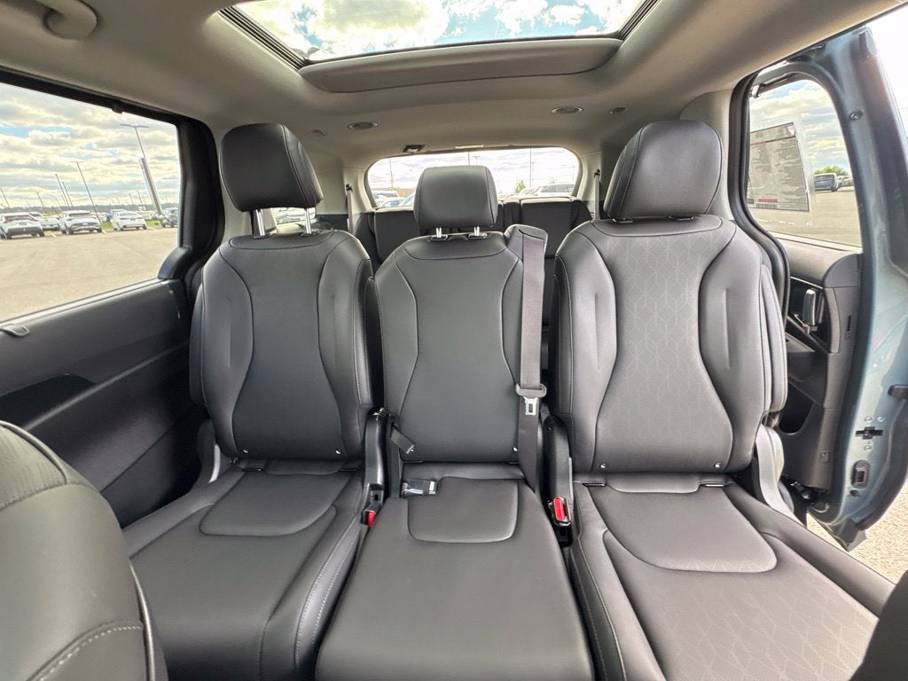 2027 Kia Carnival SX