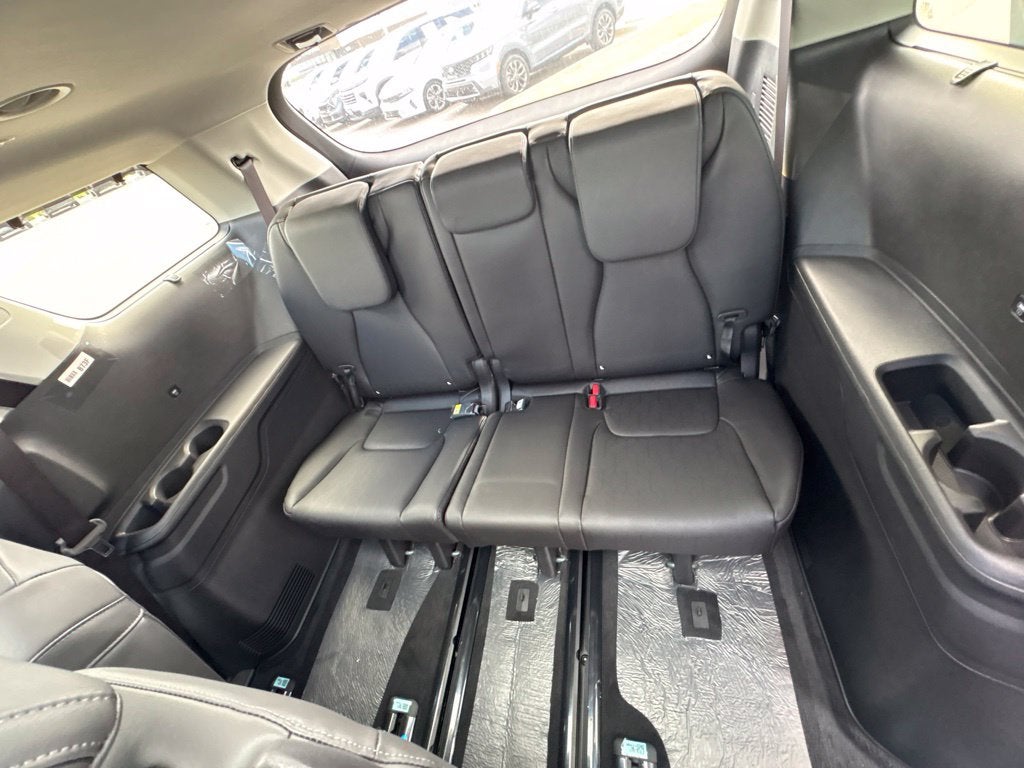 2027 Kia Carnival SX