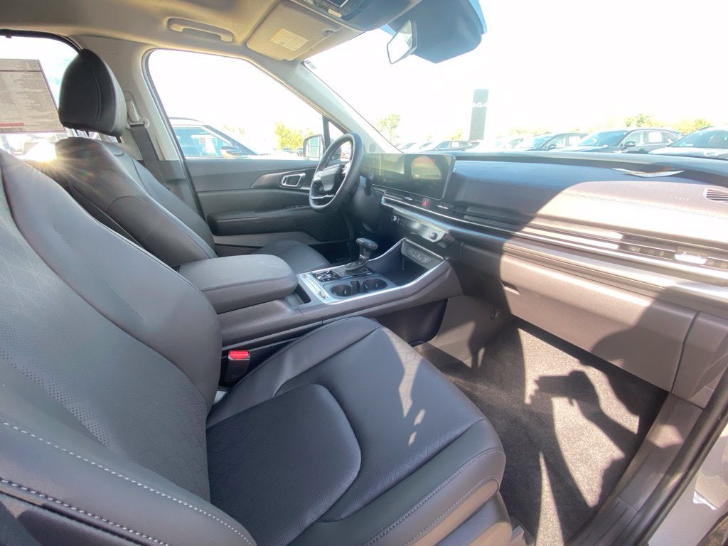 2027 Kia Carnival SX