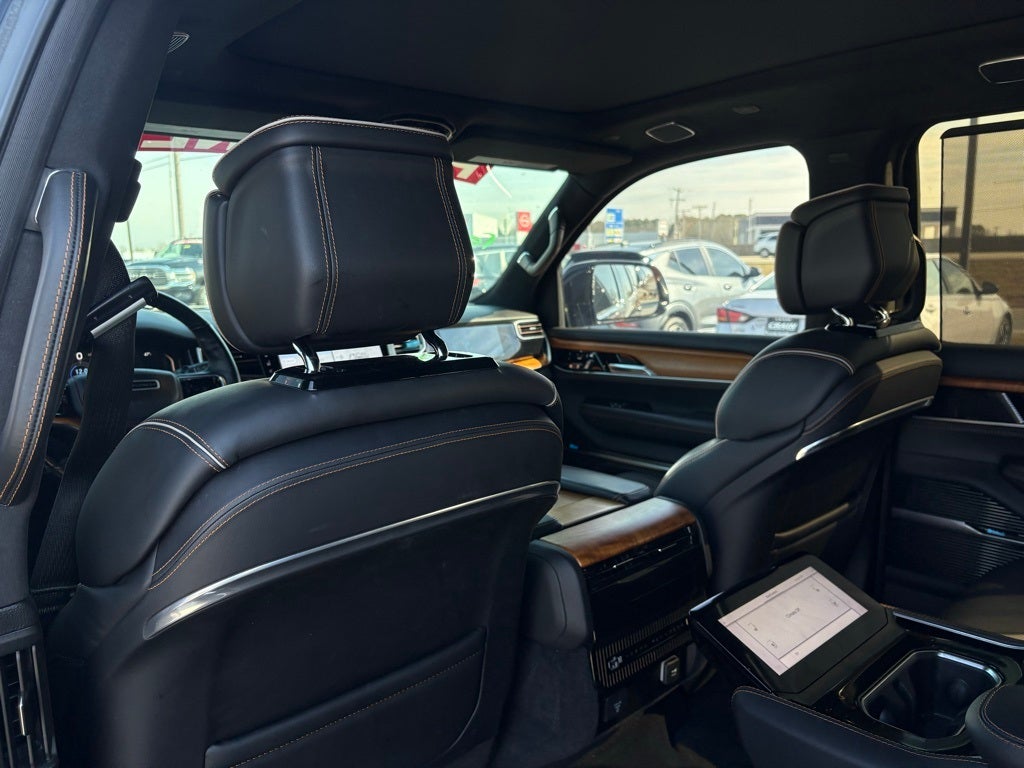 2022 Jeep Grand Wagoneer Series III