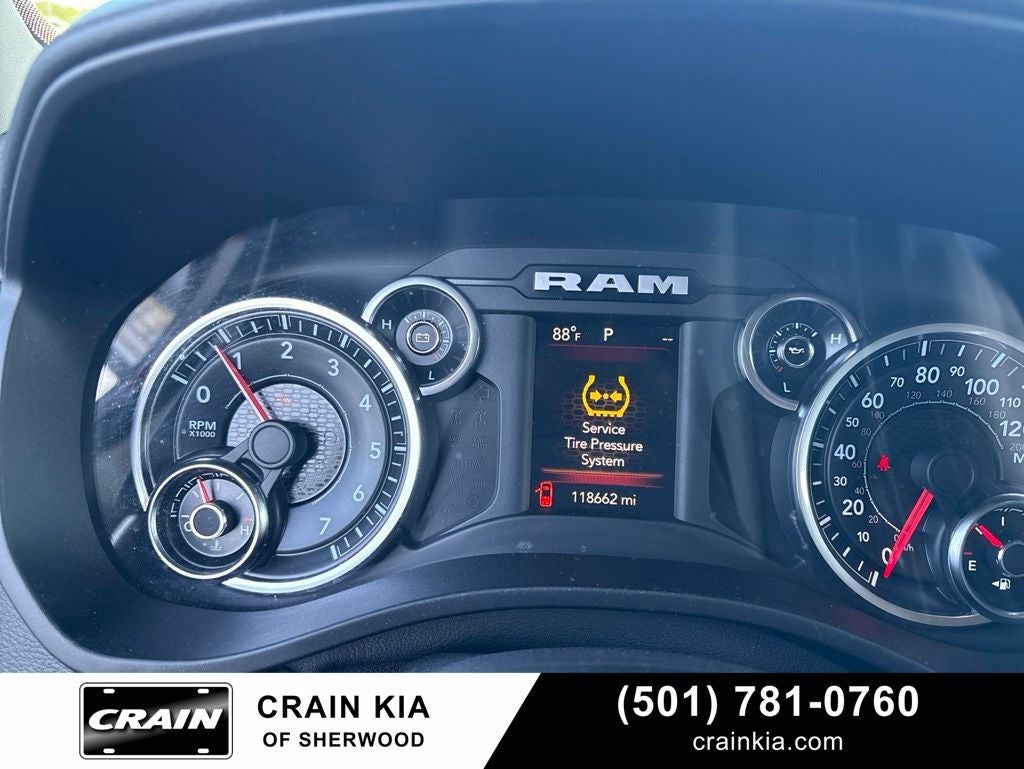 2020 RAM 1500 Big Horn/Lone Star 4x4 Crew Cab 5'7's photo