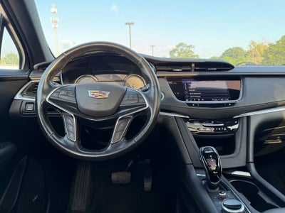 2022 Cadillac XT5 Premium Luxury