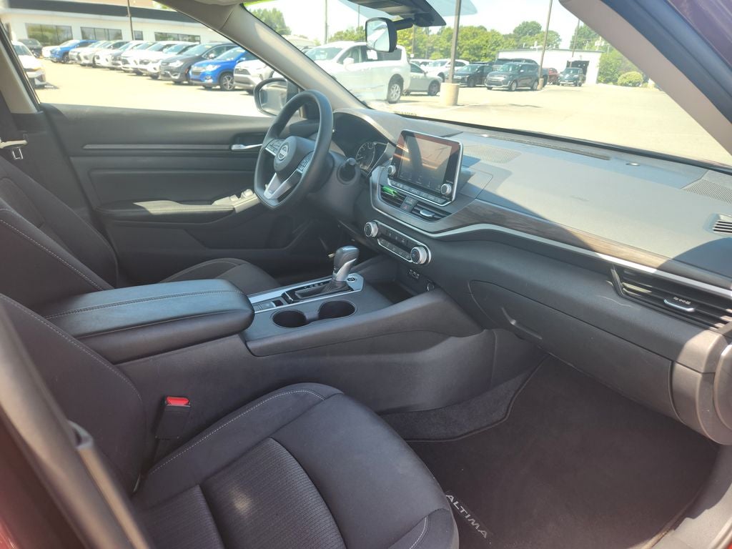 2025 Nissan Altima 2.5 SV *One Owner, Clean Carfax