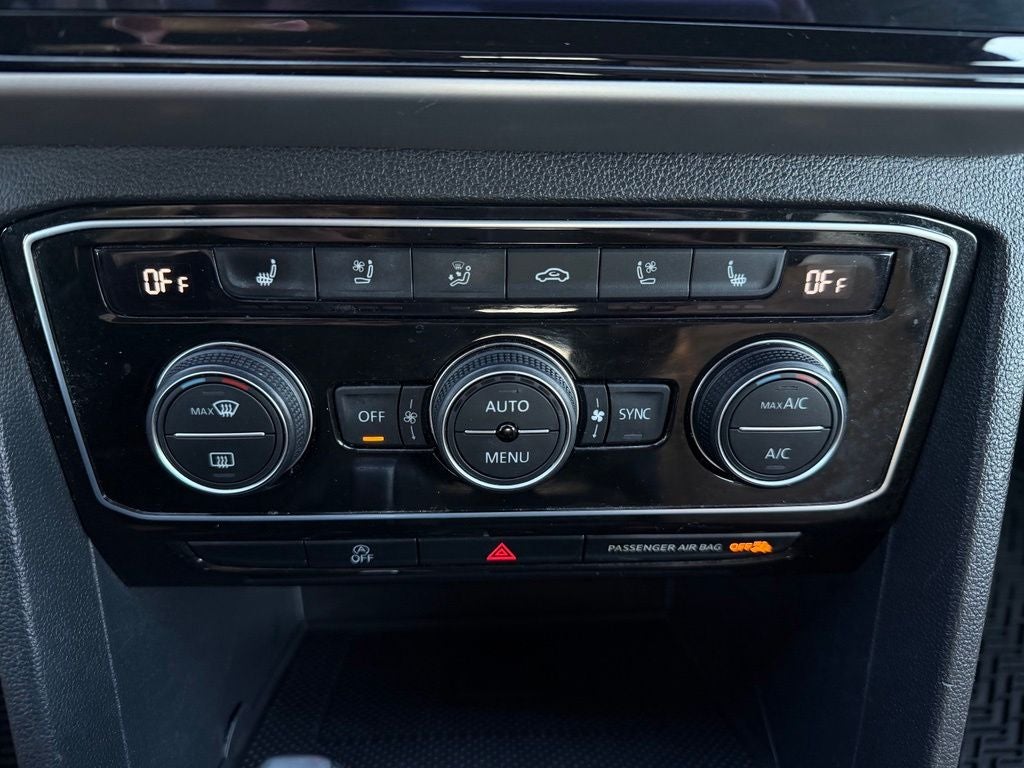2023 Volkswagen Atlas Cross Sport 3.6L V6 SEL Premium R-Line