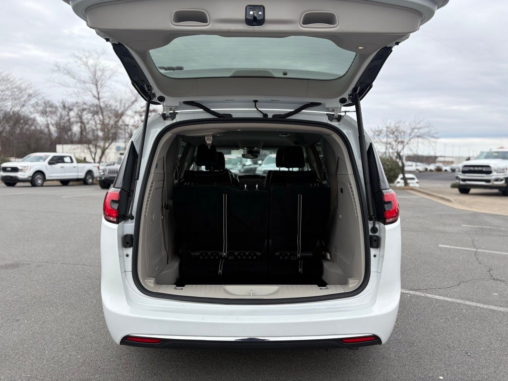 2022 Chrysler Pacifica Hybrid Touring L