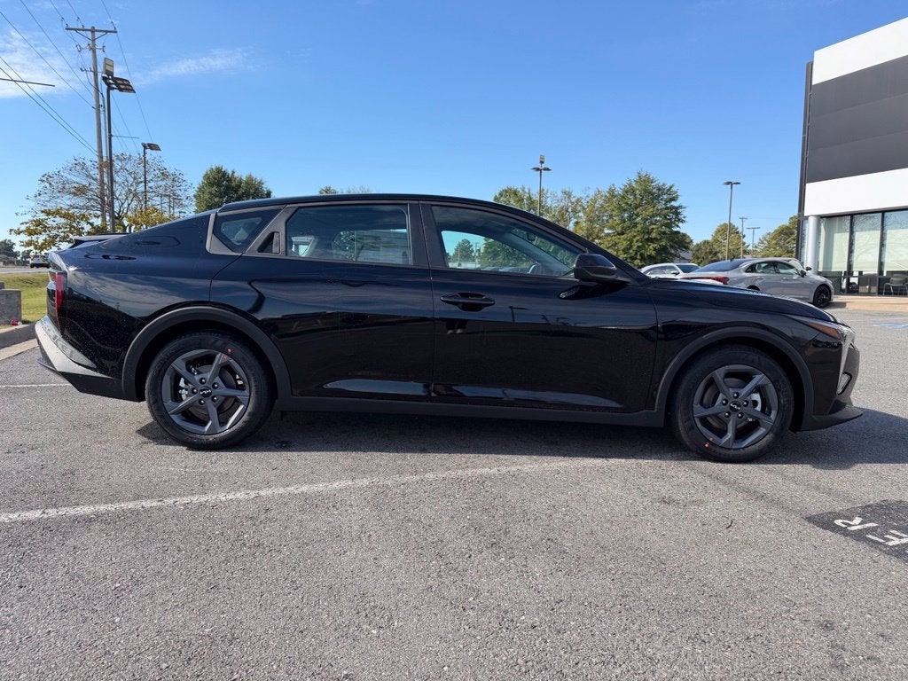 2027 Kia K4 LXS