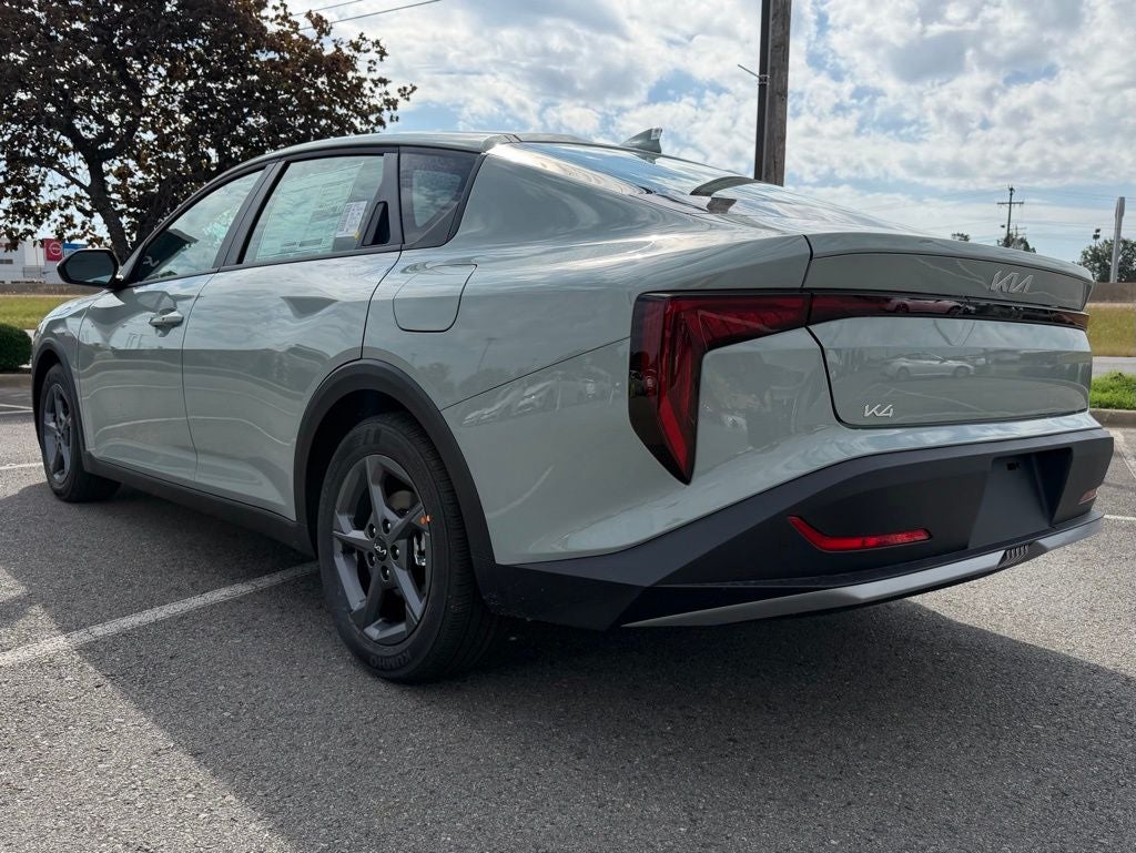 2026 Kia K4 LXS