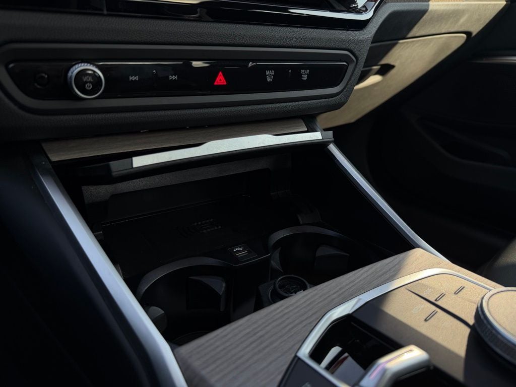 2025 BMW 3 Series 330i