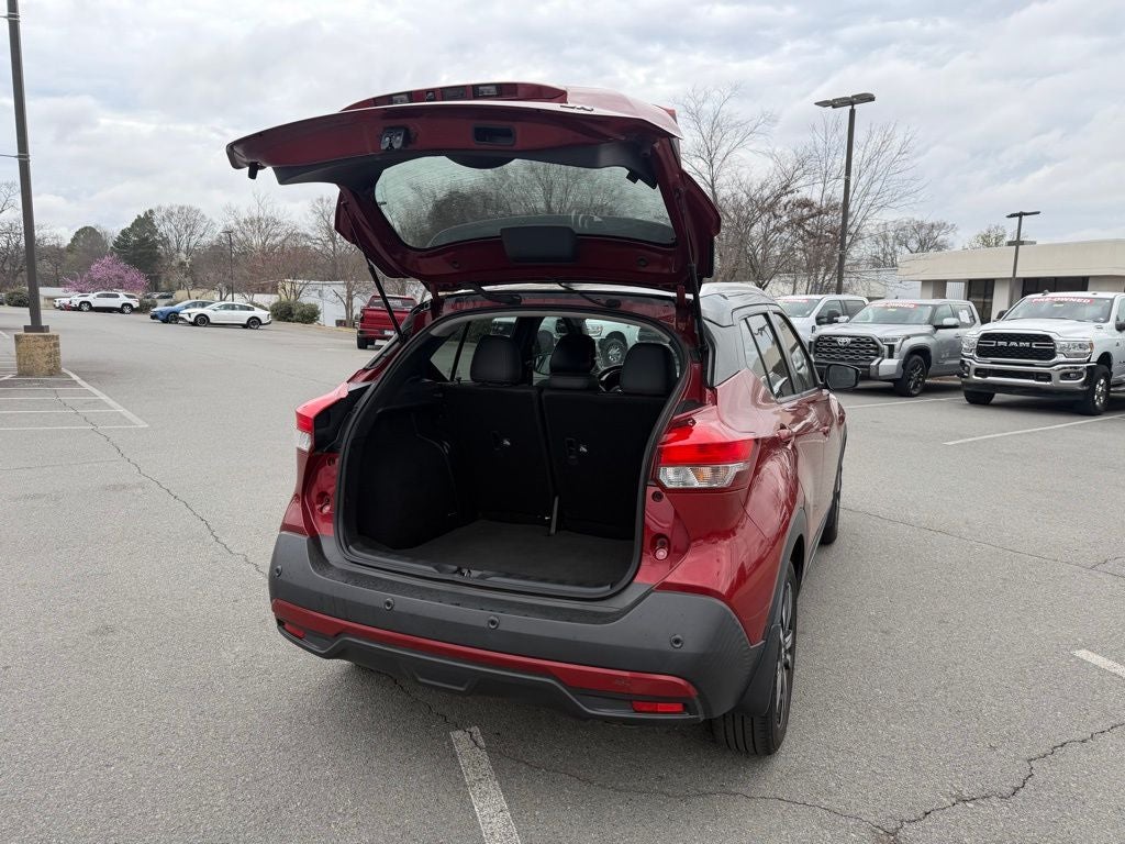 2020 Nissan Kicks SR