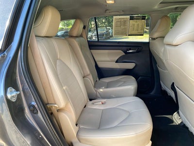 2023 Toyota Highlander XLE