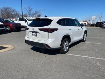 2024 Toyota Highlander LE