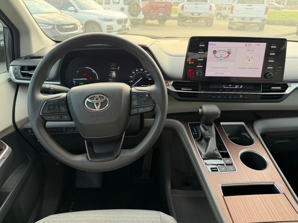 2022 Toyota Sienna LE 8 Passenger