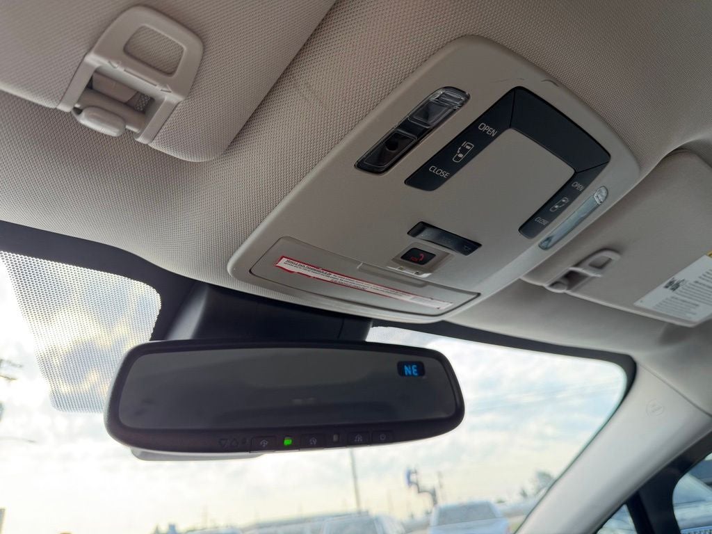 2022 Toyota Sienna LE 8 Passenger