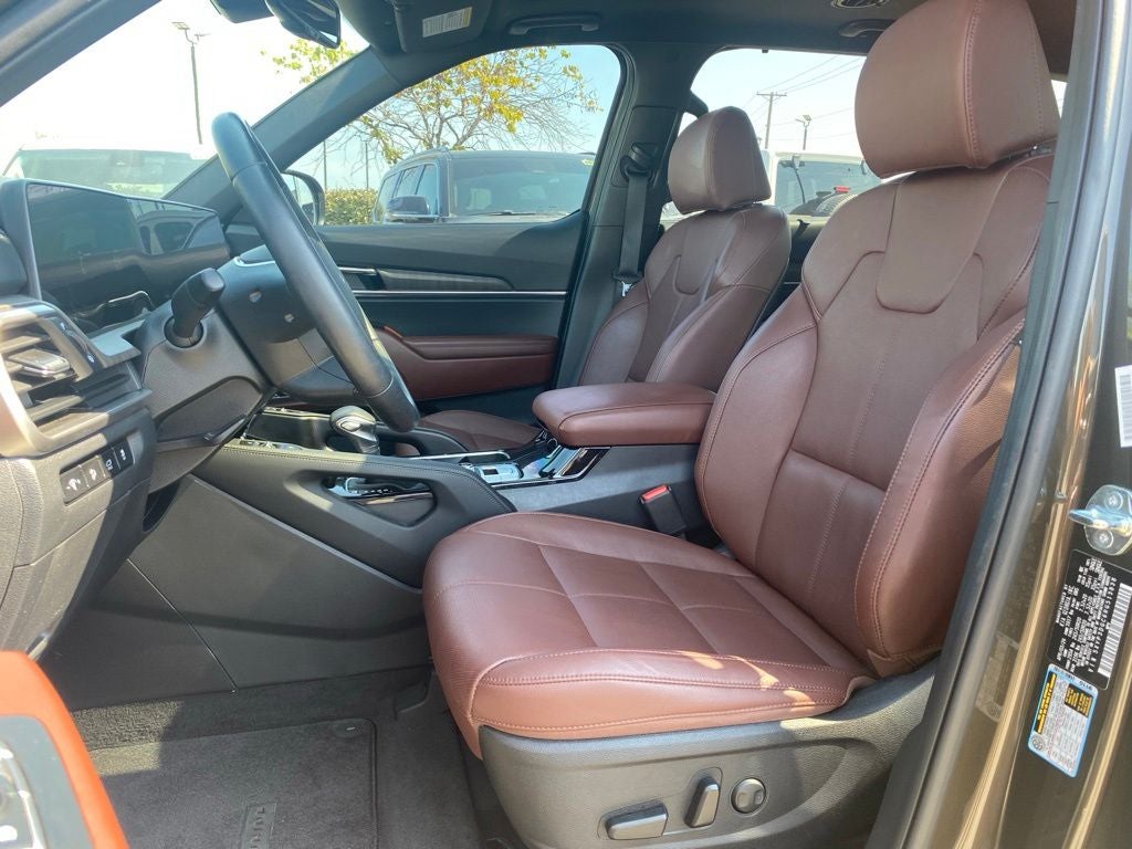 2024 Kia Telluride EX Captains Chairs-Tow Package
