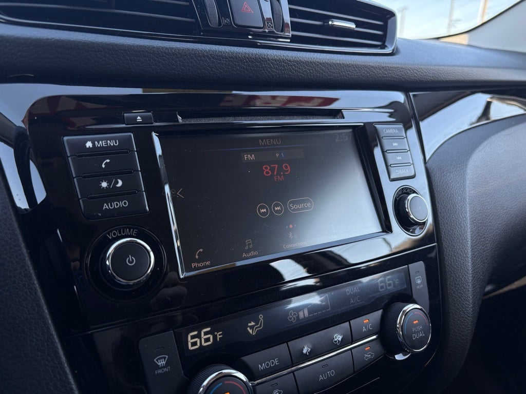 2022 Nissan Rogue Sport SV