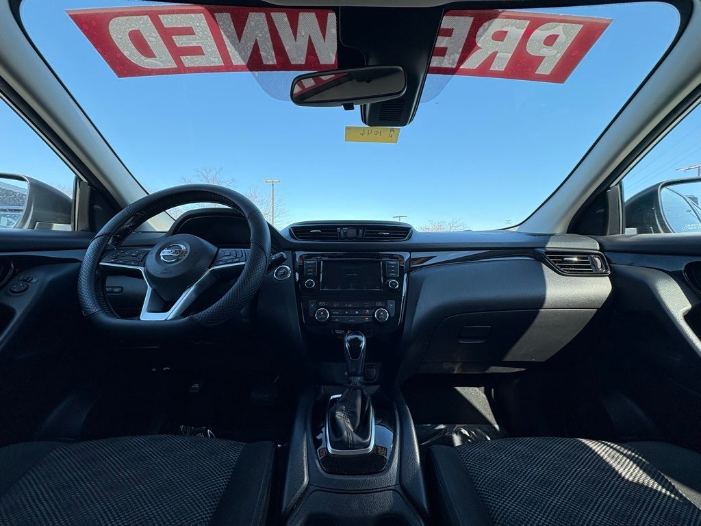 2022 Nissan Rogue Sport SV