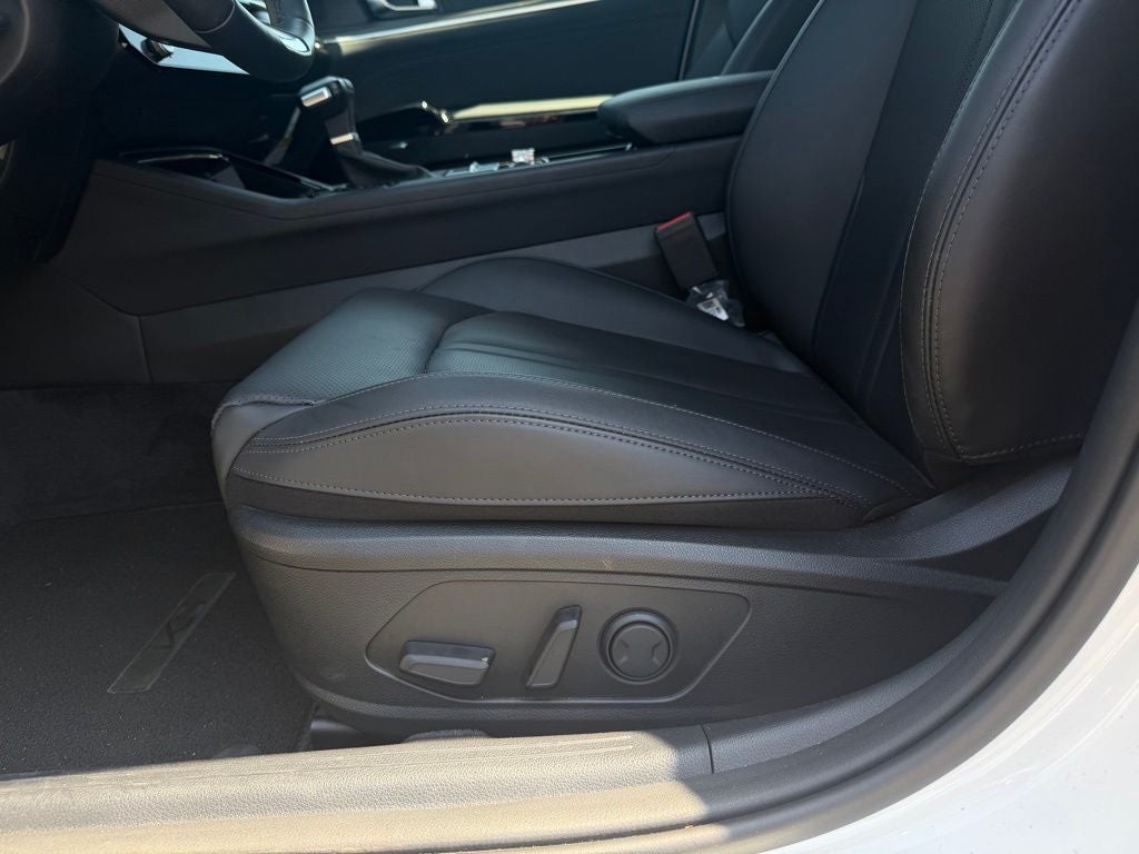 2025 Kia K5 EX