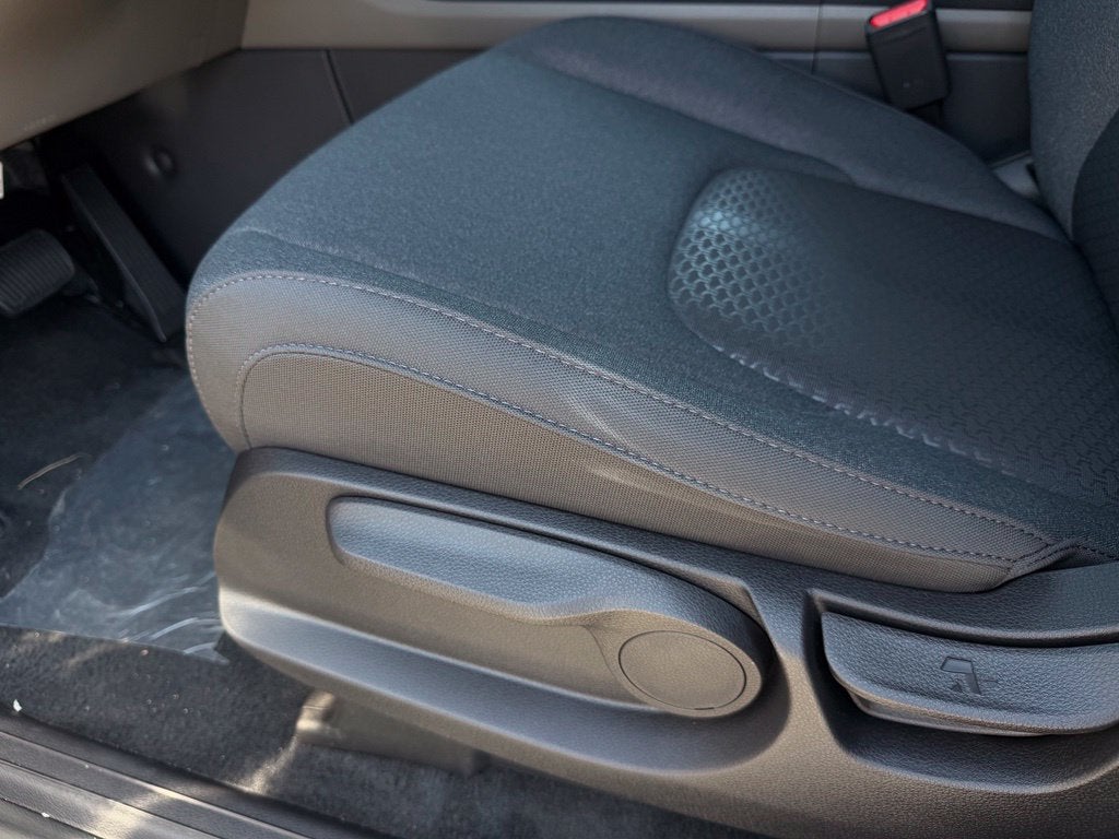 2027 Kia Carnival LX