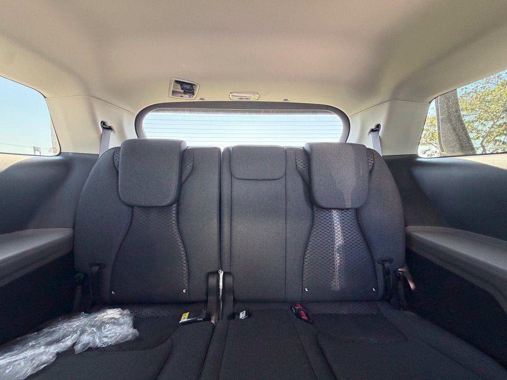 2027 Kia Carnival LX