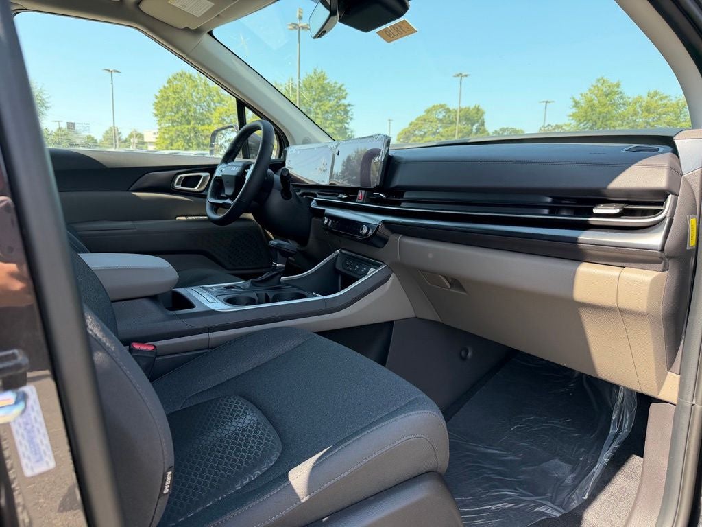 2027 Kia Carnival LX