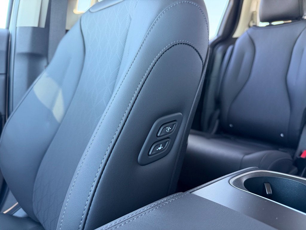 2027 Kia Carnival EX