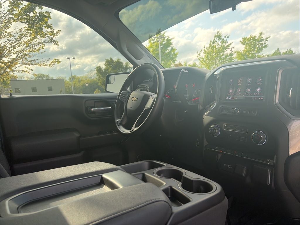 2025 Chevrolet Silverado 1500 Custom CLEAN 1 OWNER CARFAX