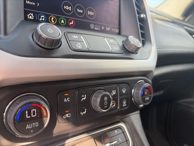 2023 GMC Acadia SLT CLEAN CARFAX LOW MILES!!