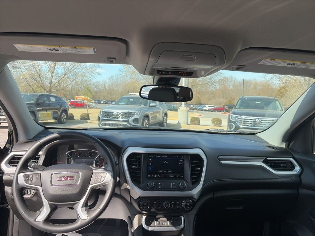 2023 GMC Acadia SLT CLEAN CARFAX LOW MILES!!