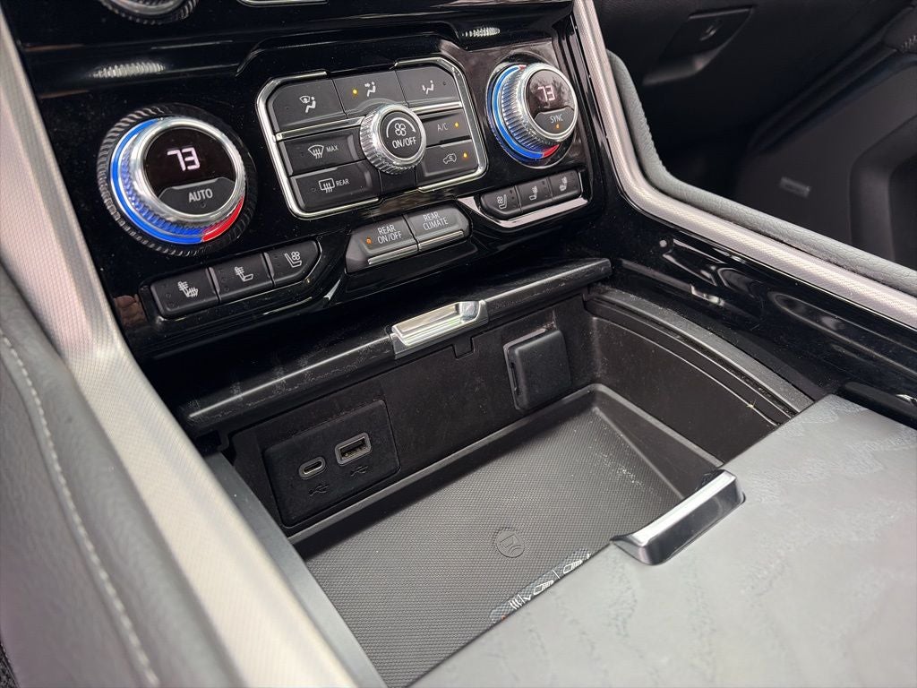 2022 GMC Yukon XL Denali AWD BLACKOUT