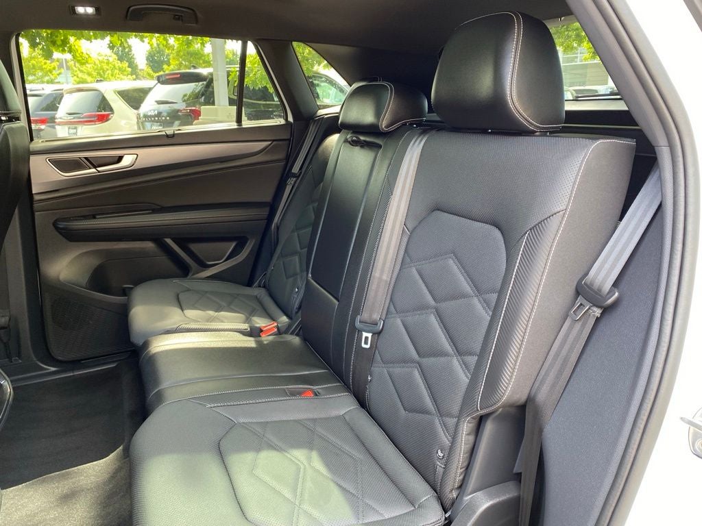 2024 Volkswagen Atlas Cross Sport 2.0T SE w/Technology