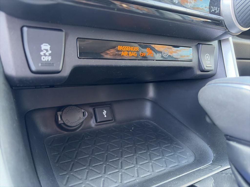 2021 Toyota RAV4 XLE Premium 1-OWNER